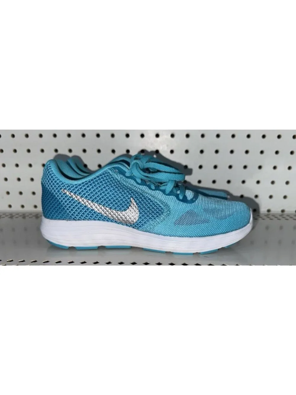 Nike Revolution 3 Womens Athletic Running Shoes Size 6 Turquoise Blue Gray White
